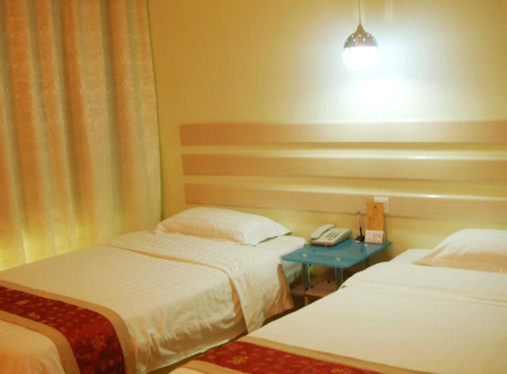 V8 Hotel - Train Station Guangzhou Room photo